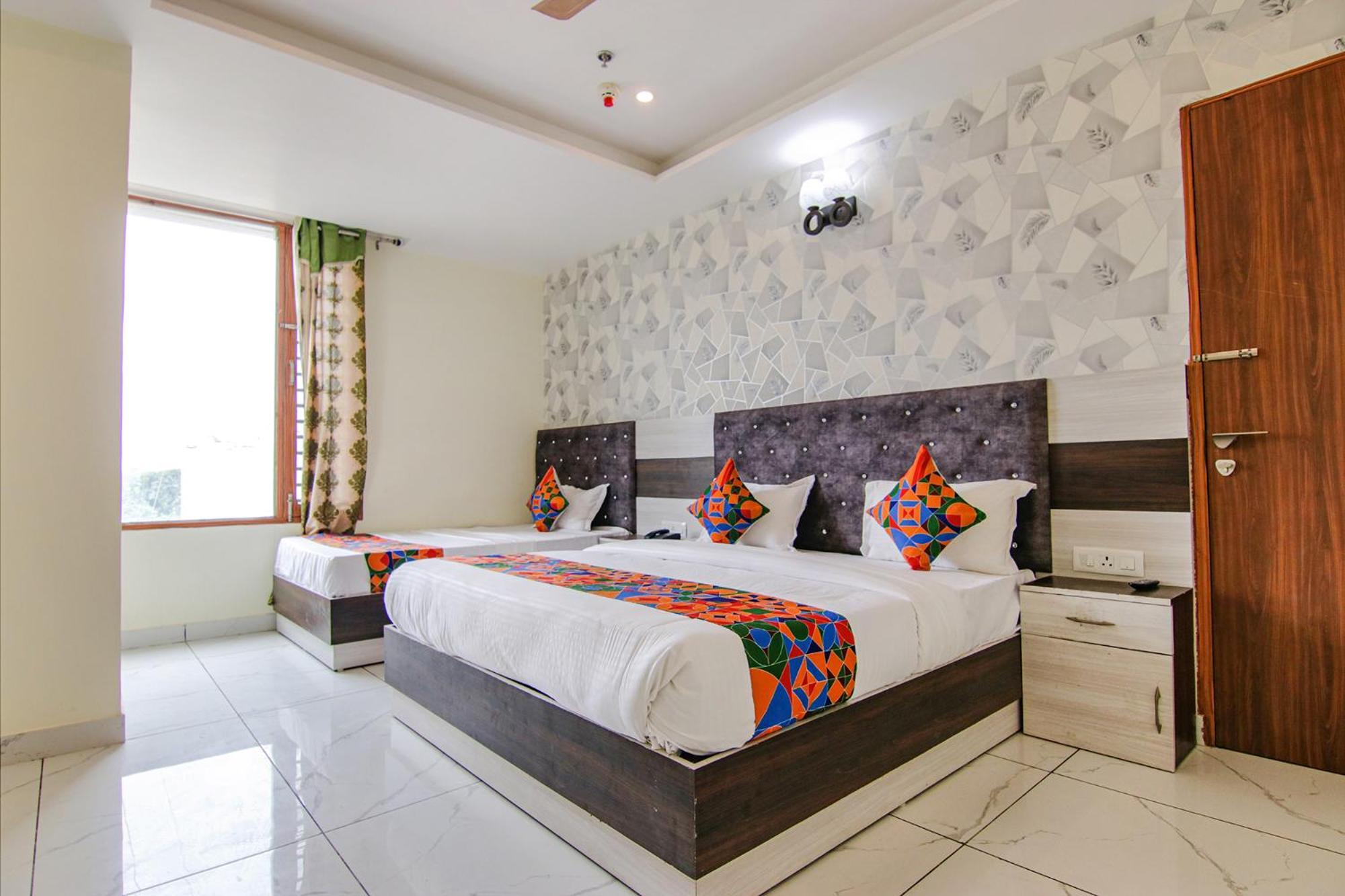 Fabhotel Meridian Inn Mohali Ngoại thất bức ảnh