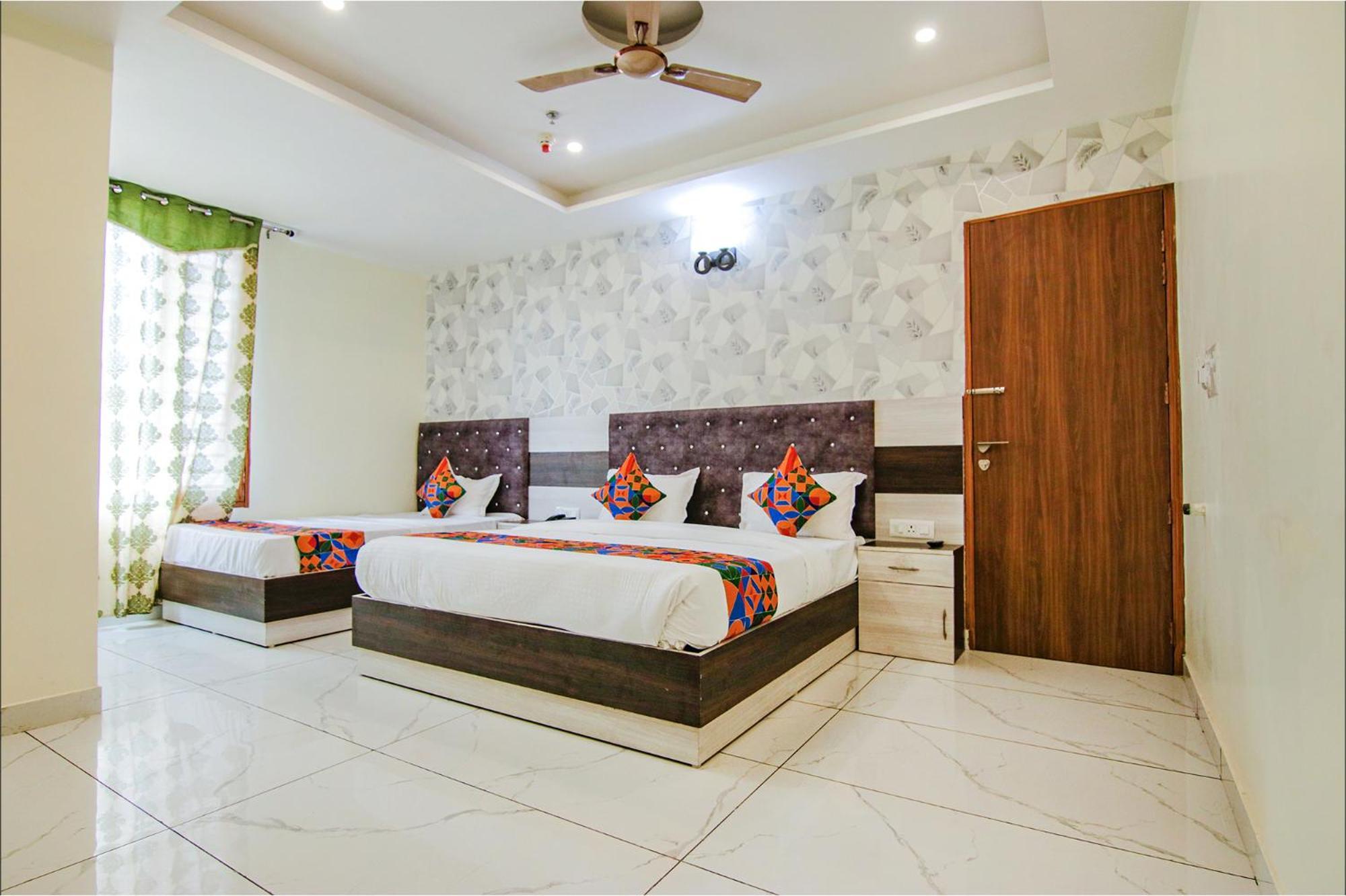 Fabhotel Meridian Inn Mohali Ngoại thất bức ảnh